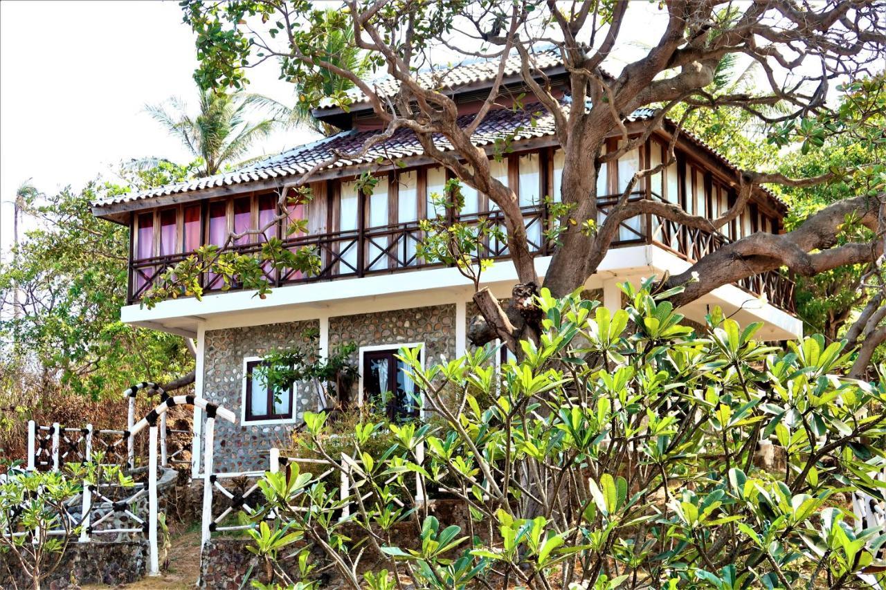 Breve Azurine Lagoon Resort Karimunjawa Exterior photo