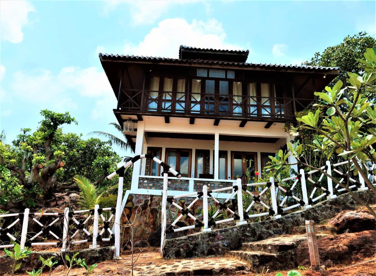 Breve Azurine Lagoon Resort Karimunjawa Exterior photo