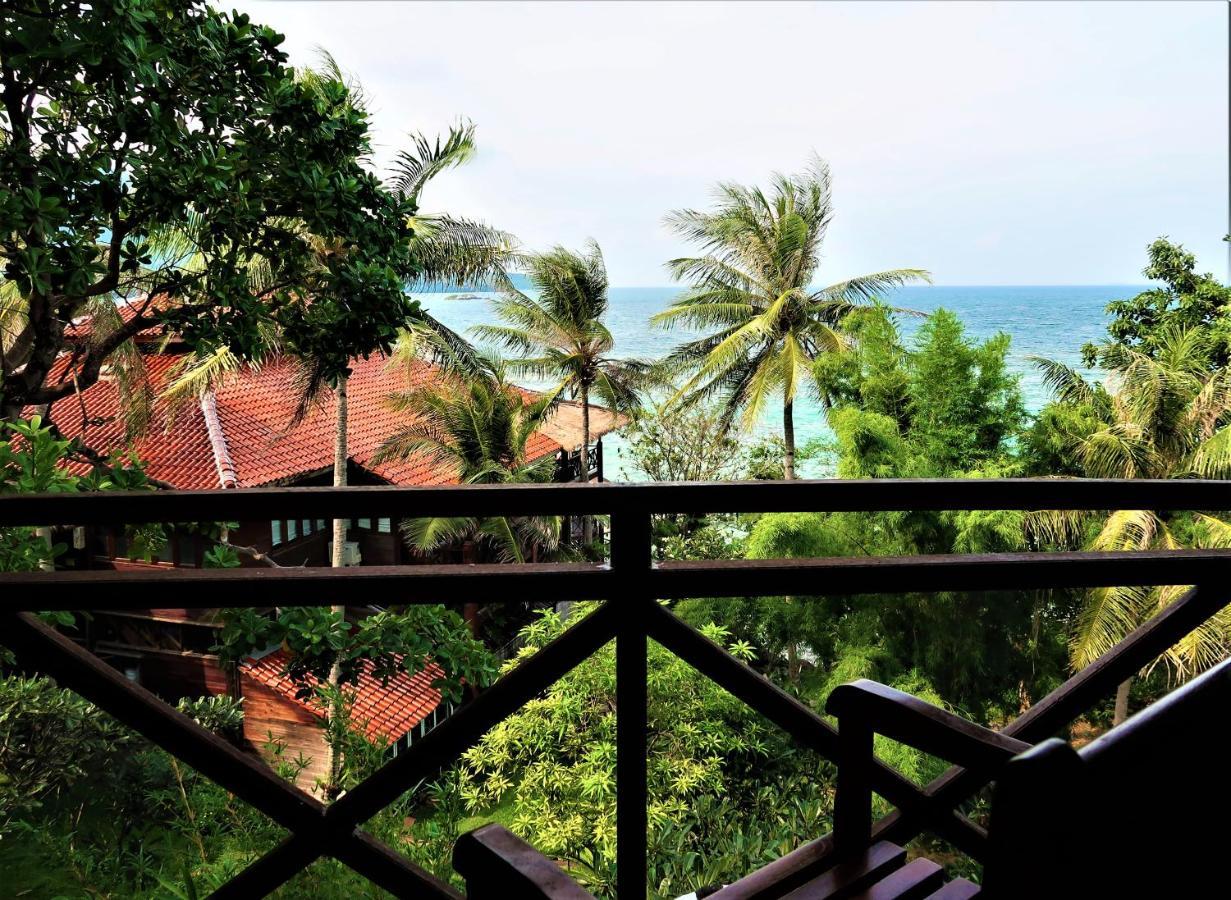 Breve Azurine Lagoon Resort Karimunjawa Exterior photo