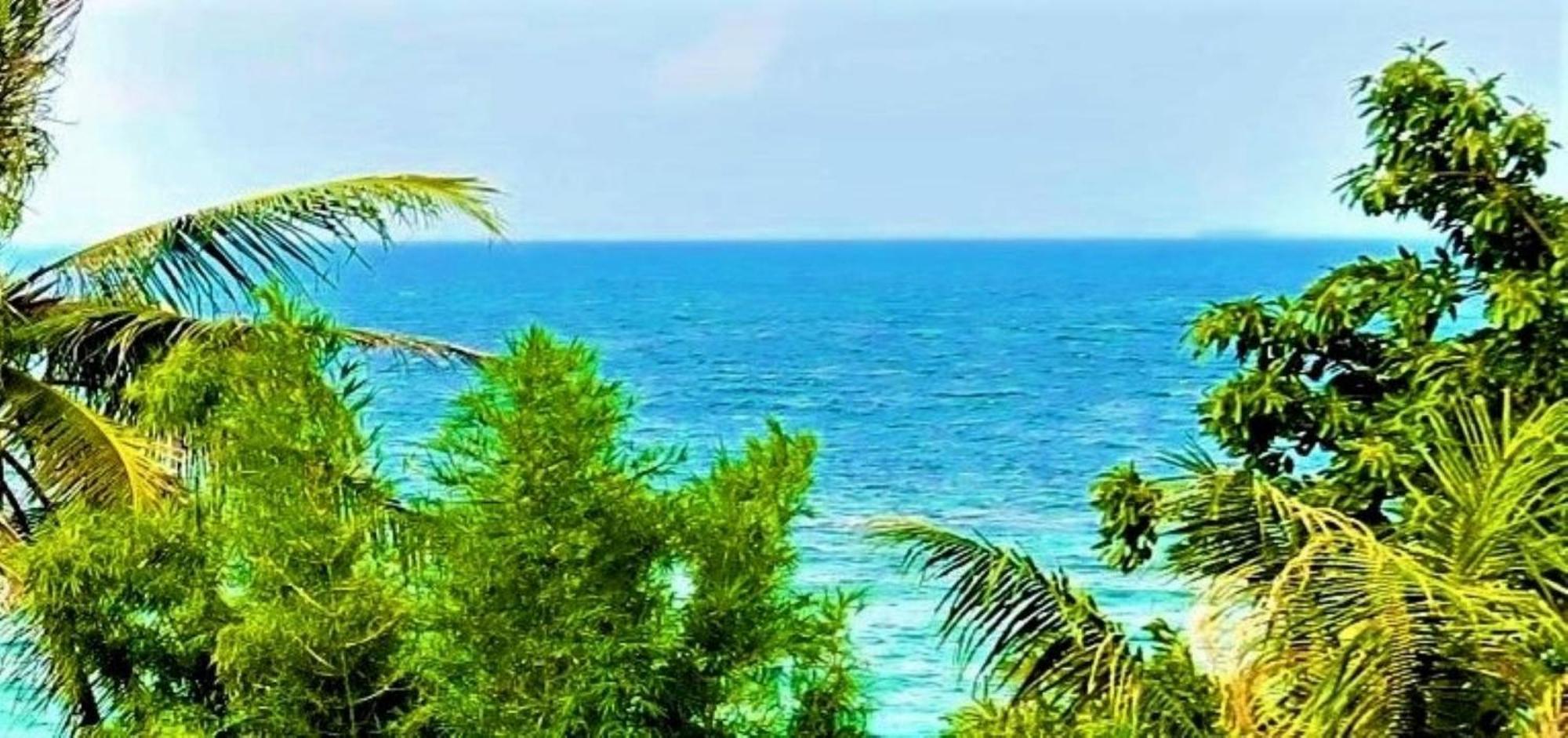 Breve Azurine Lagoon Resort Karimunjawa Exterior photo
