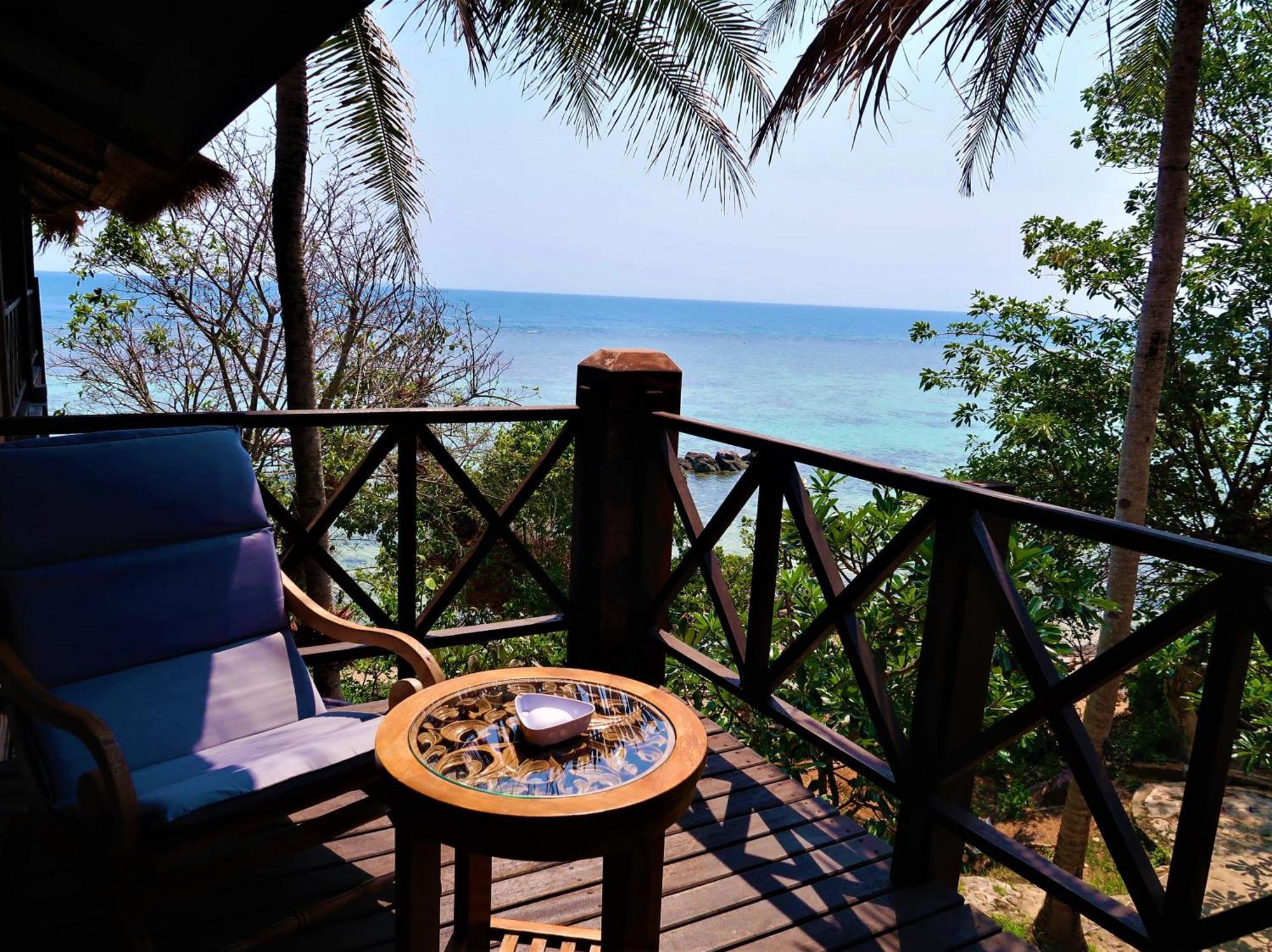 Breve Azurine Lagoon Resort Karimunjawa Exterior photo